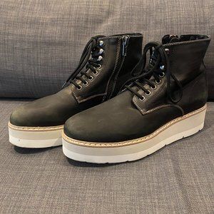 Steve Madden Sayne Boots Size 9